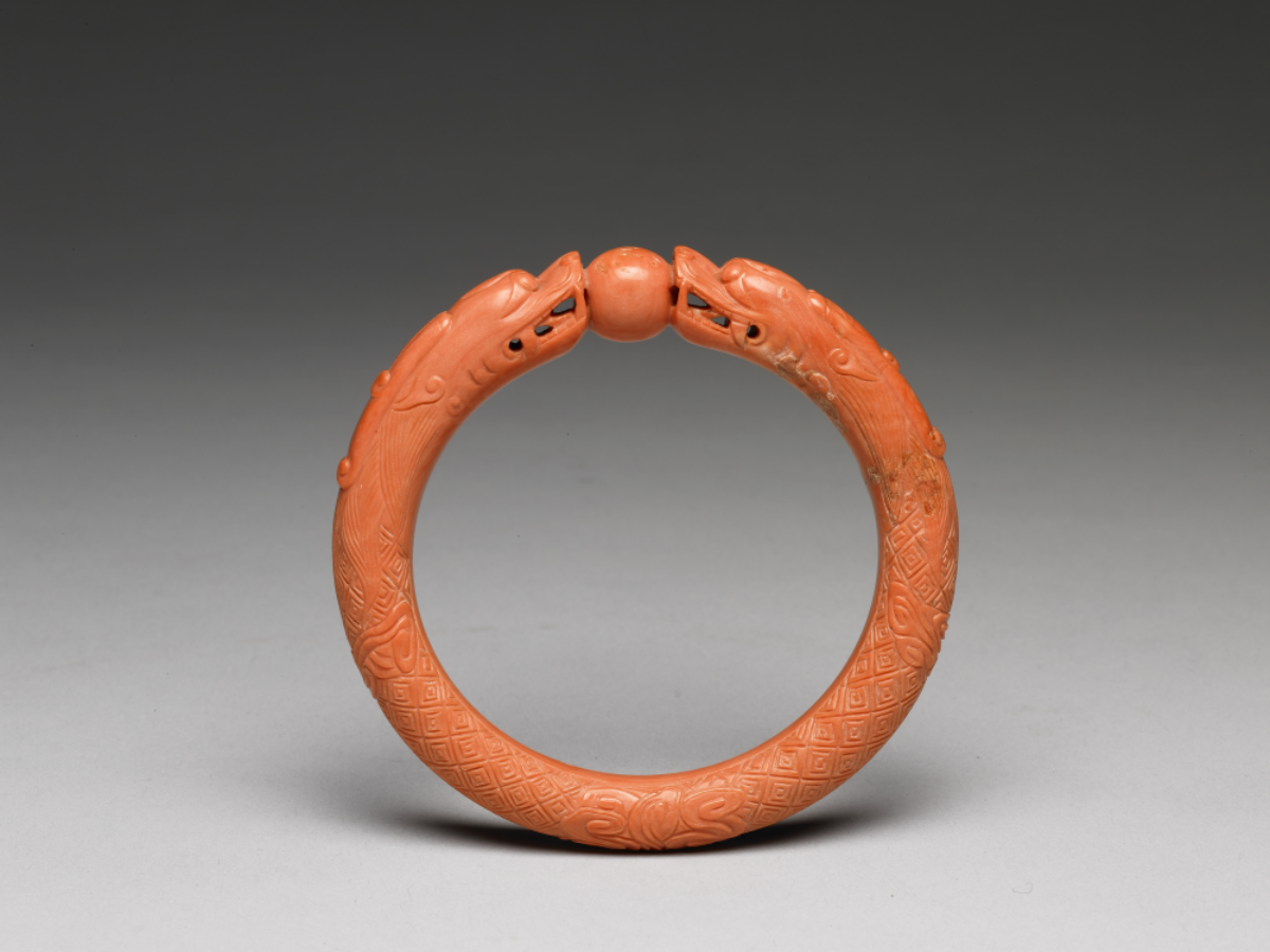 雙龍戲珠珊瑚手鐲